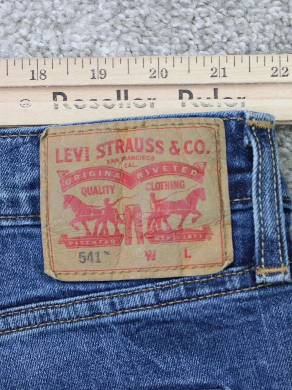 Levi's 541 Jeans Mens 44x28 Blue Athletic Fit Straight Leg Cotton Stretch Denim